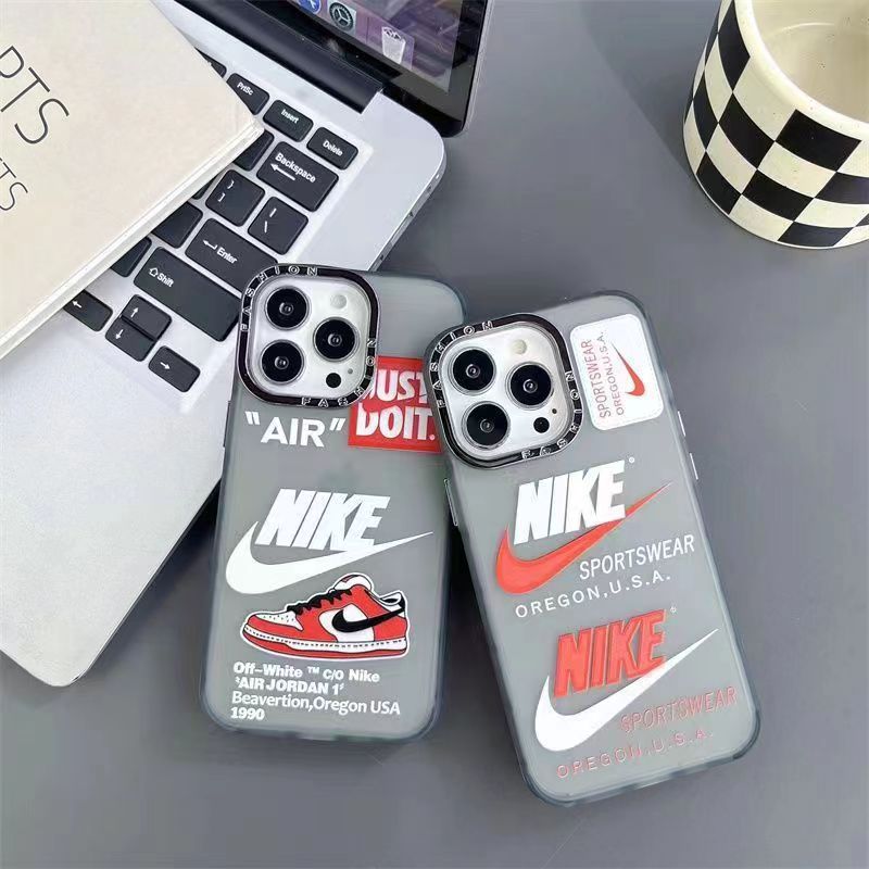 Funda deportiva para iPhone con diseño exclusivo.