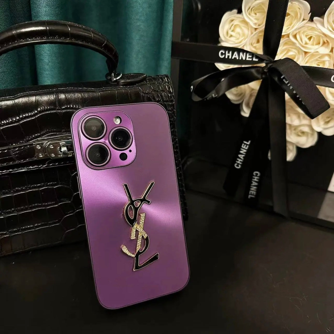 YSL Luksuriøst iPhone-deksel