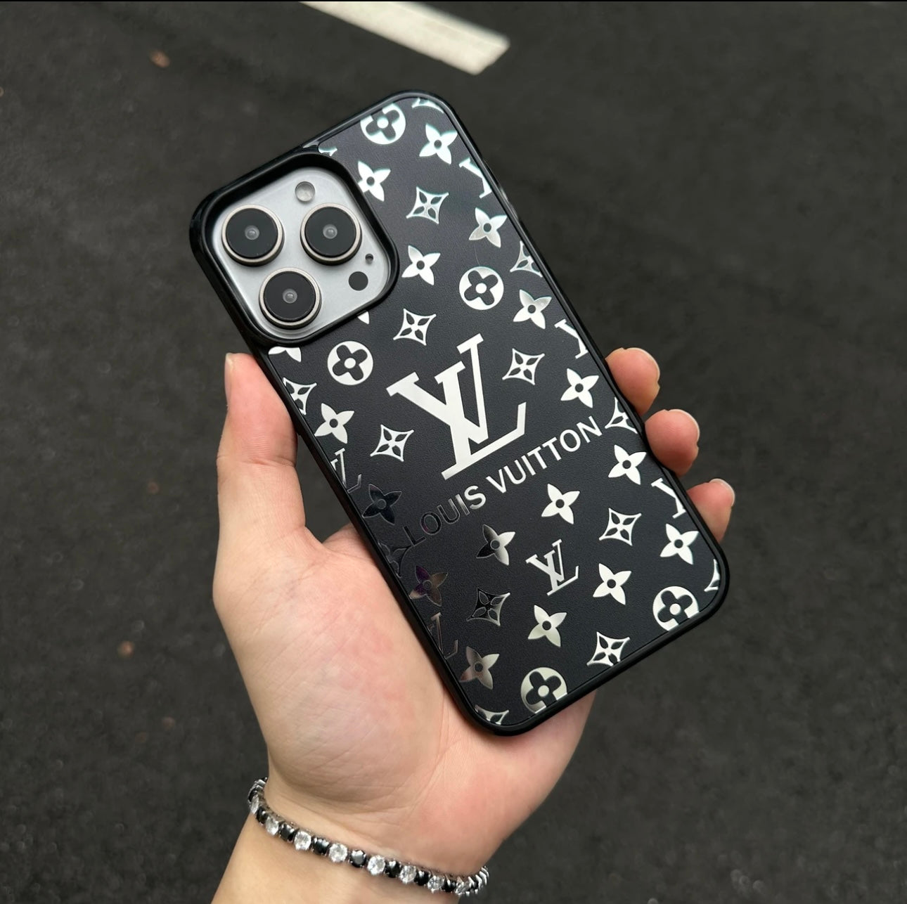 NUEVA funda LV Shine x Mono para iPhone