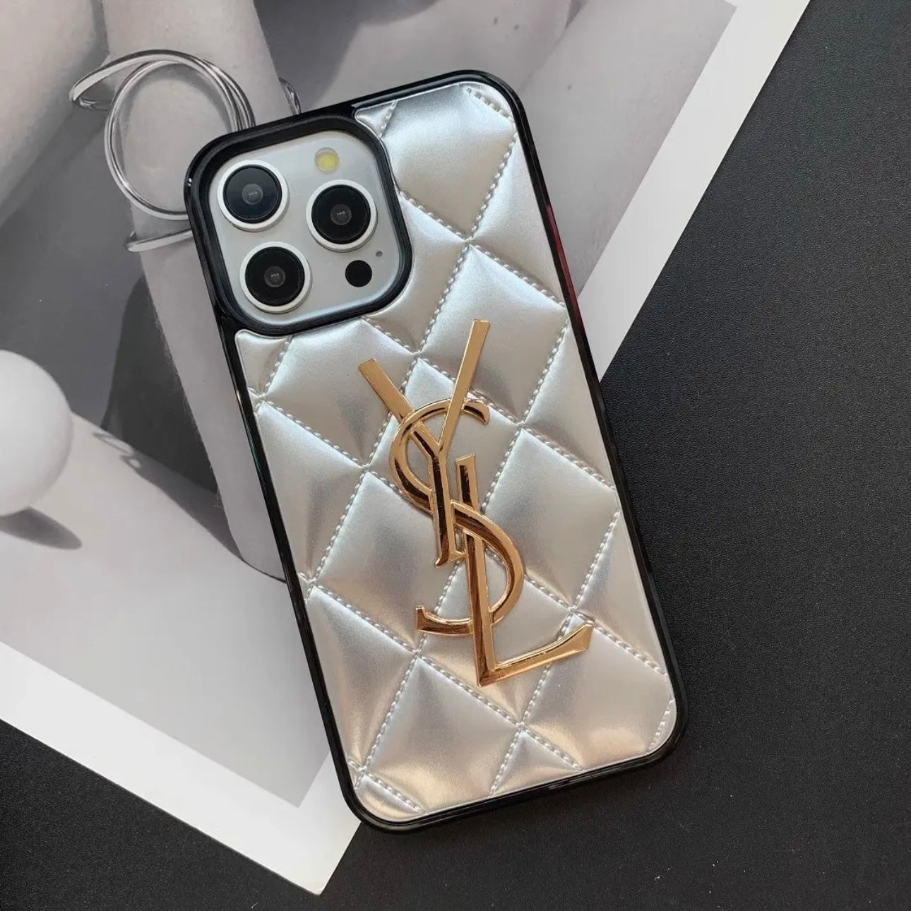 YSL Luksuriøst iPhone-deksel