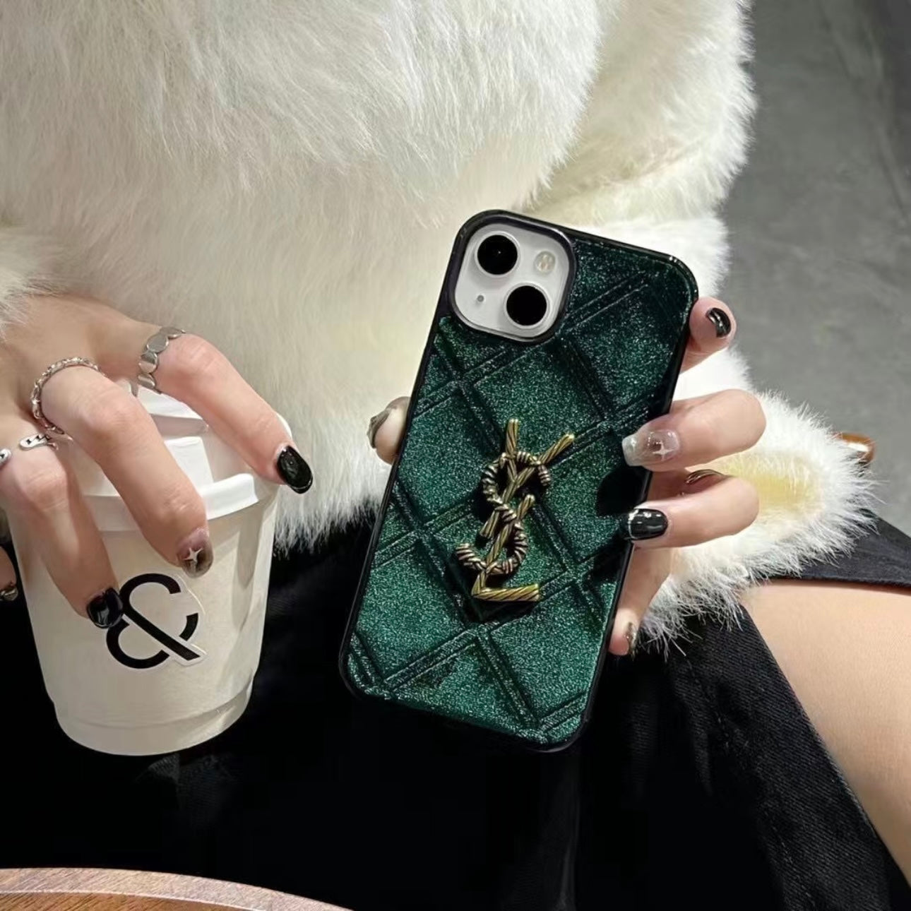 YSL Luksuriøst iPhone-deksel